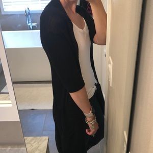 BR short-sleeve long, open cardigan in black